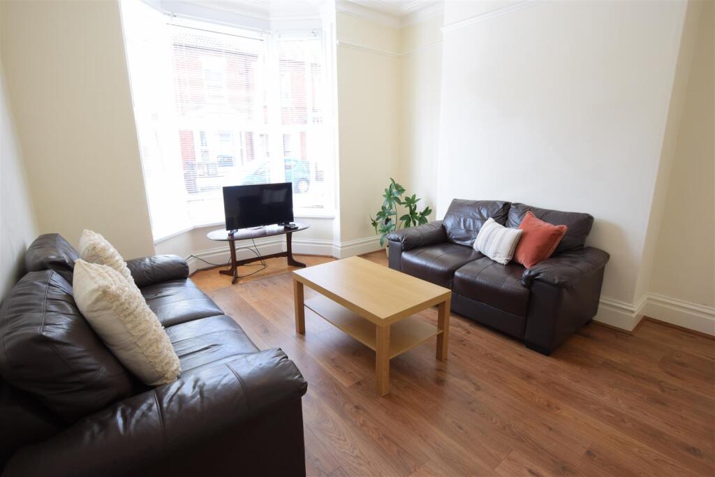 Main image of property: Foster Street - Student House - 26/27