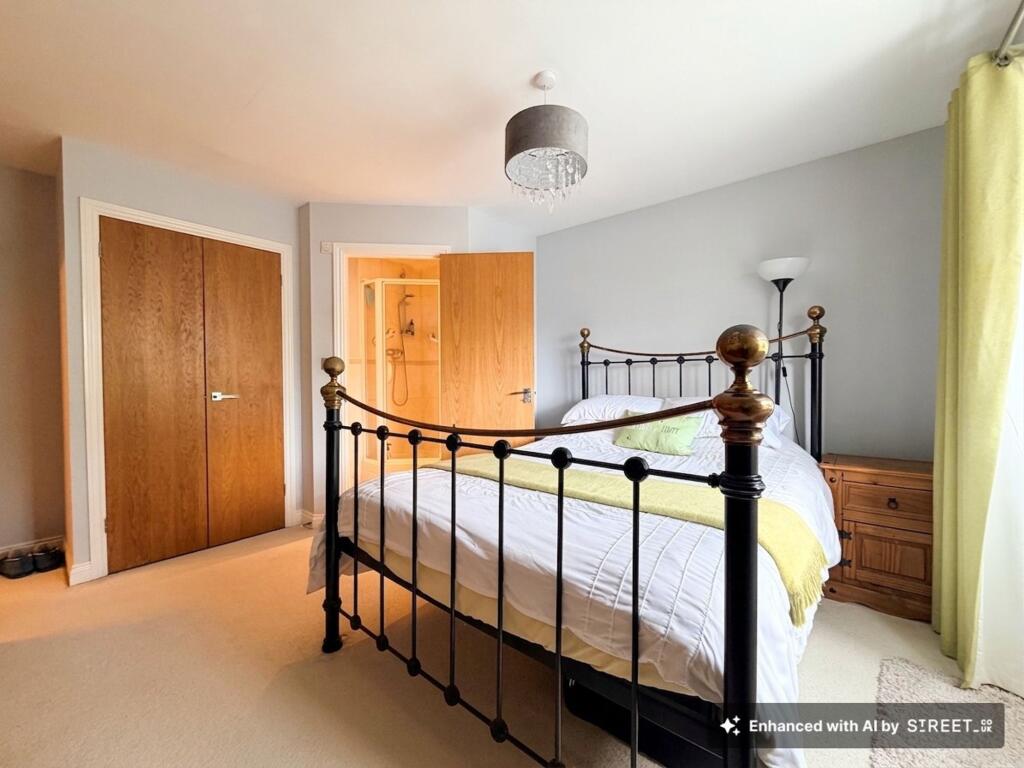Apartment in Southampton - View 4