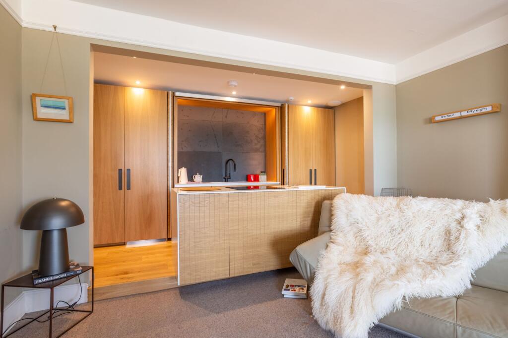 Apartment in Brighton - View 4