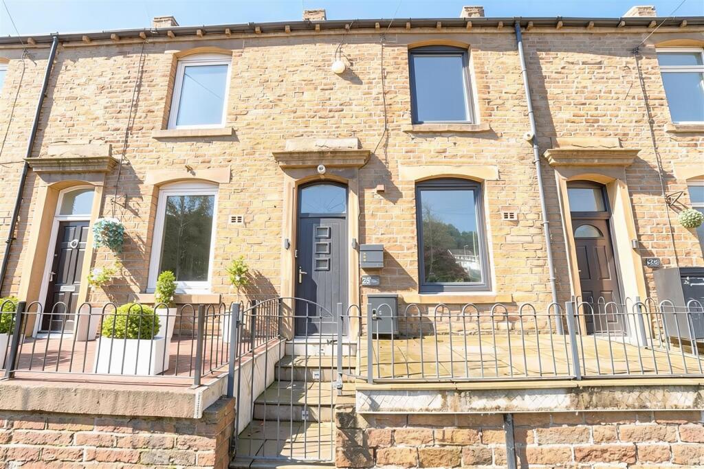 3-bed terraced on Copley Hall Terrace, Halifax, £230,000