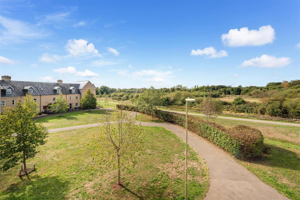 House in Romsey, Wisteria Gate - View 2