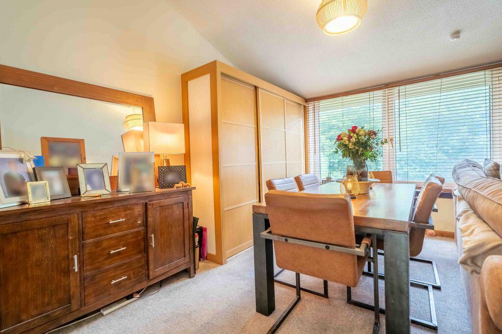 House in Irvine, Lawthorn - View 5