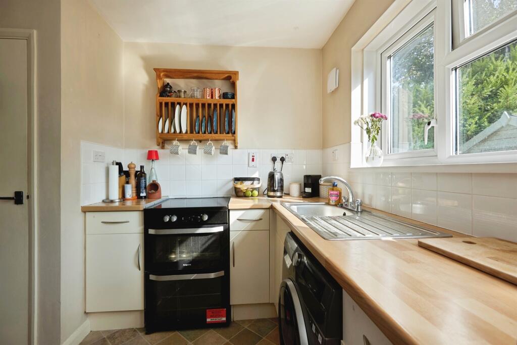 House in Test Valley, Shipton Bellinger - View 5