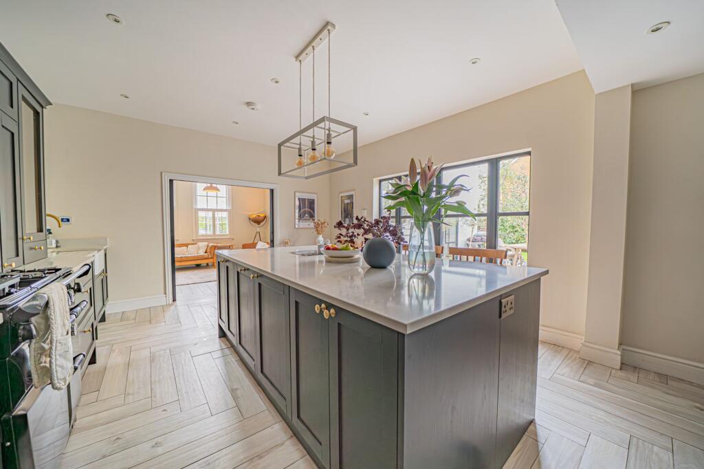 School Lane, Solihull, B91 photo 4