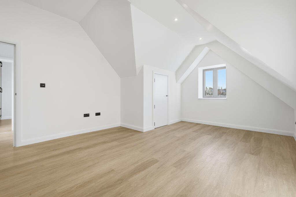 Main image of property: Headgate, Colchester, CO3 3BS