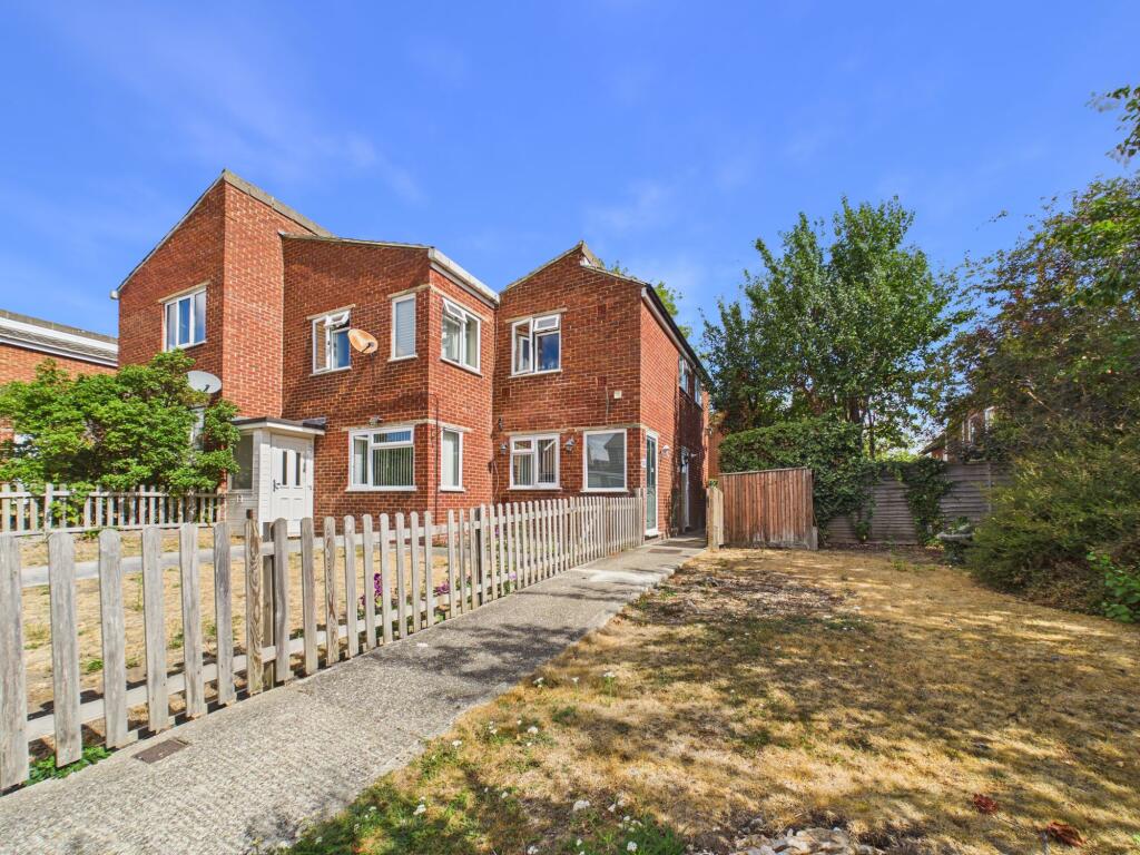 Halpin Close, Calcot, RG31