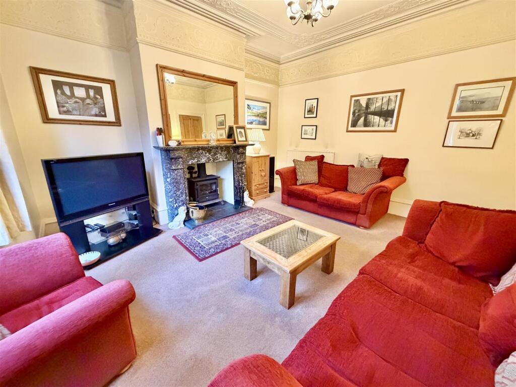 Elmfield Terrace, Halifax photo 3