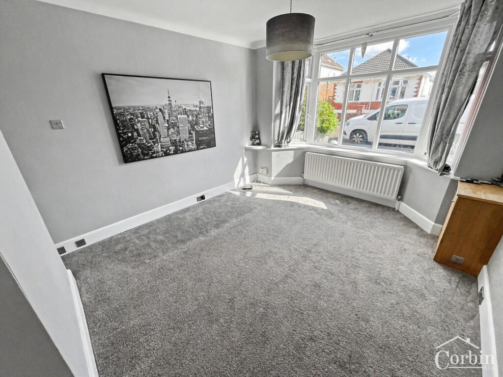 Burcombe Road, Bournemouth, BH10 5 photo 3