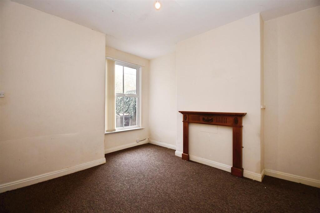 House in Hull, Kingston upon Hull - View 3