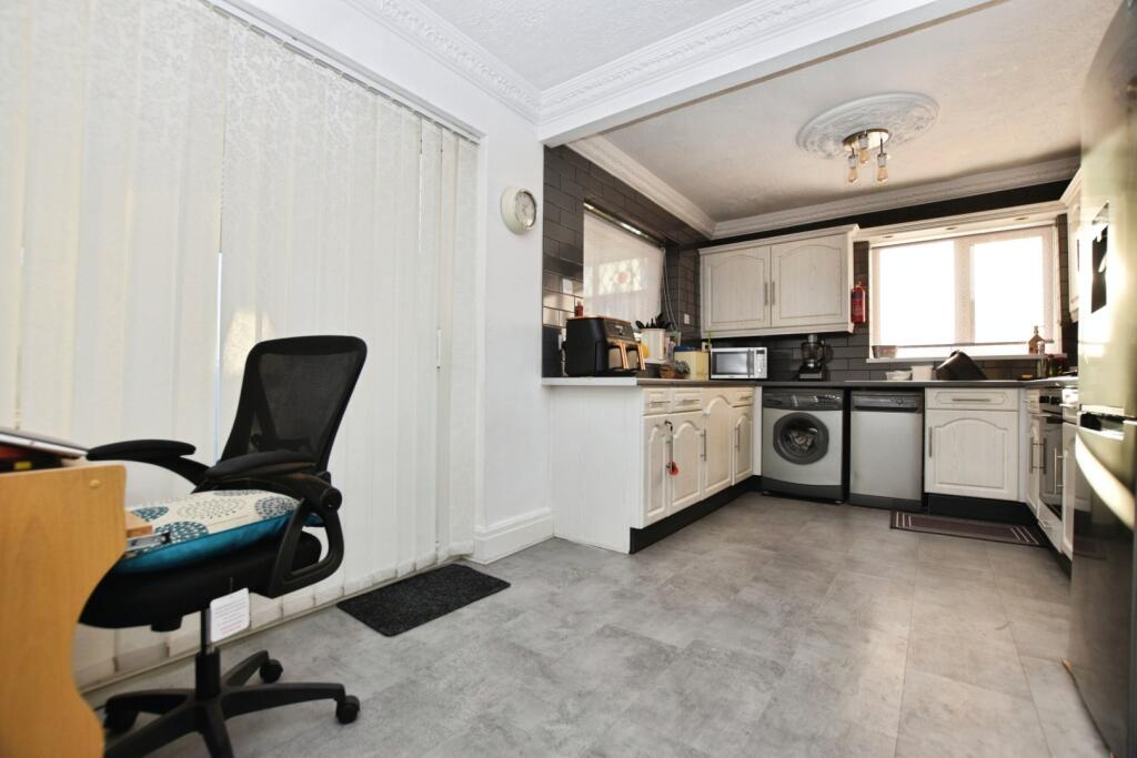 House in Hessle, Northfield, East Riding of Yorkshire - View 3