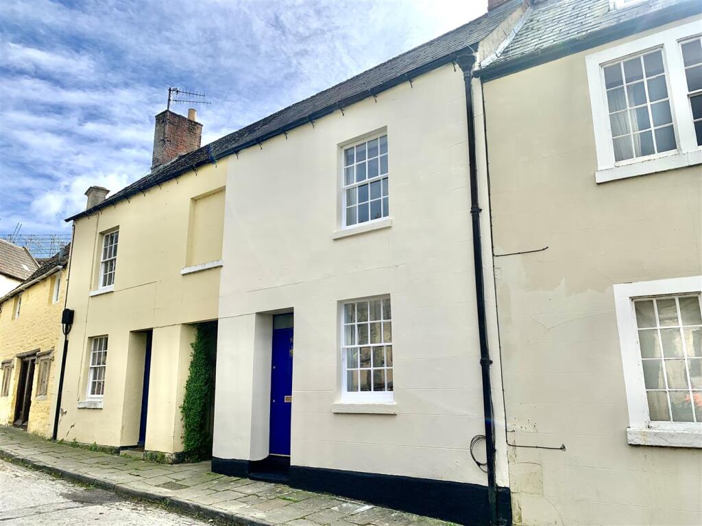 Main image of property: Kingsbury Street, Calne