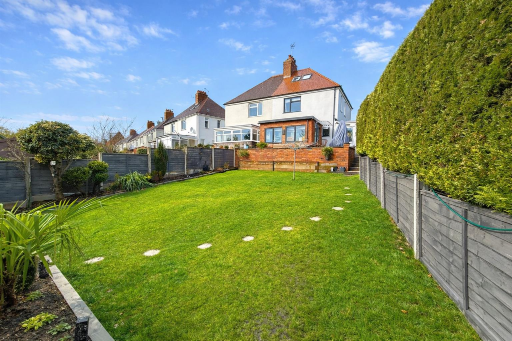 Main image of property: Rynal Place, Evesham