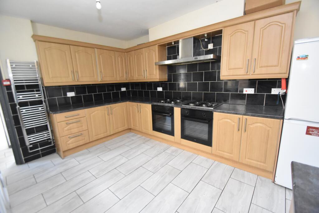 House in Cardiff, Maindy, Cathays - View 4