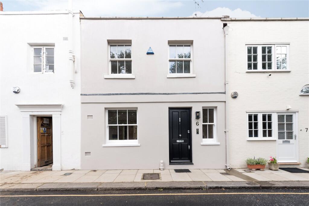 Main image of property: Queensdale Walk, Notting Hill, London, W11