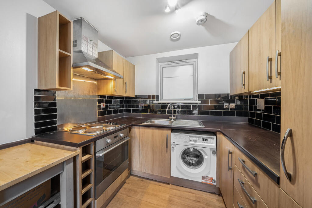 Apartment in Croydon - More