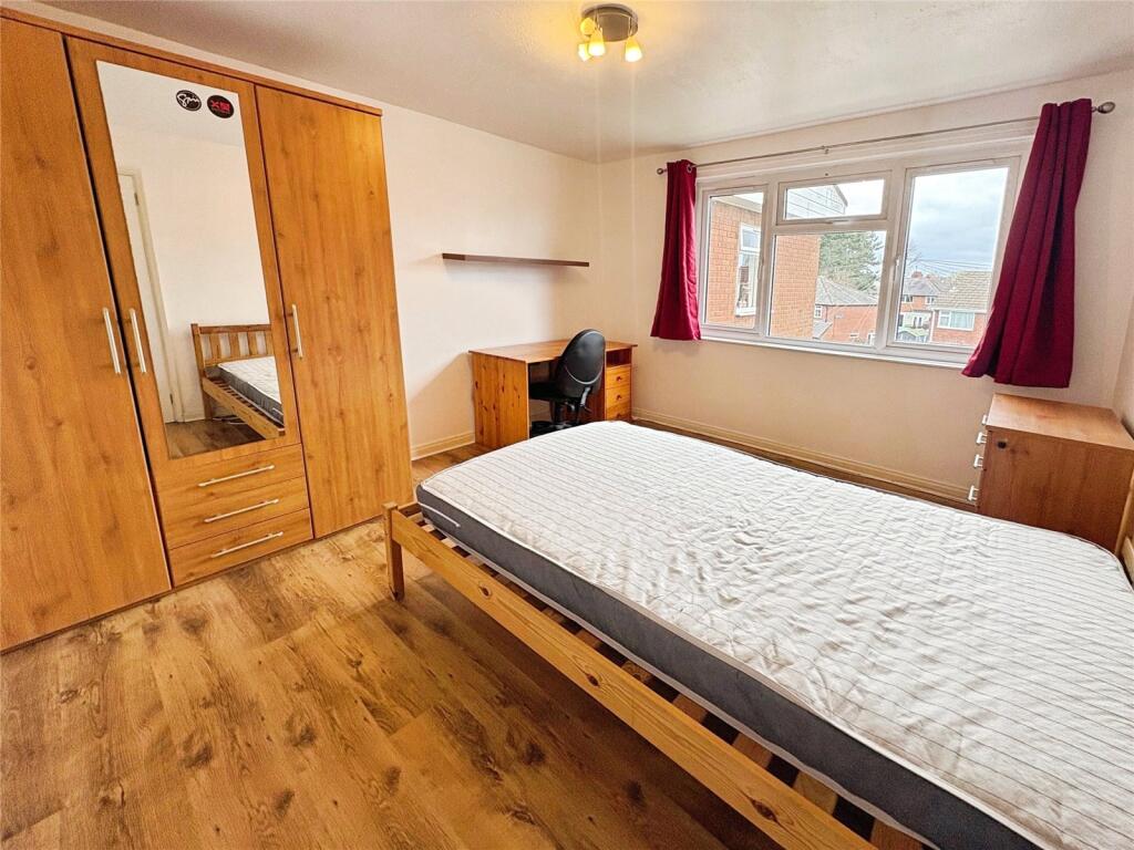 Apartment in Warwick, St John's, Kenilworth - View 6
