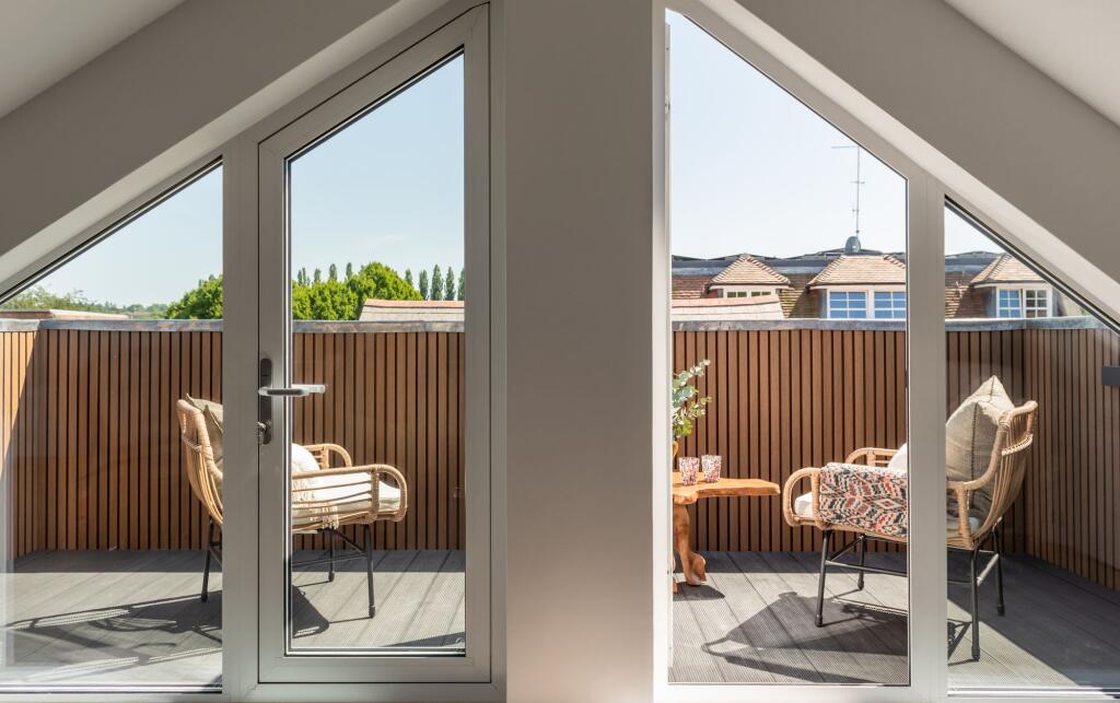 Apartment in Waverley, Farnham - View 3