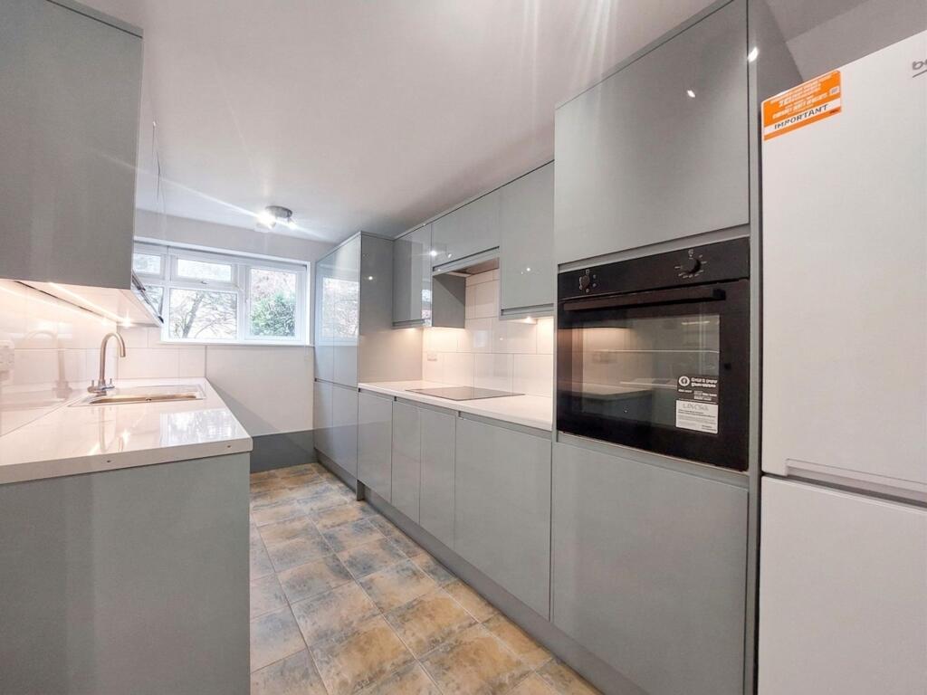 Main image of property: Flat 7 Holmdene, Holden Road, London, N12 8HU