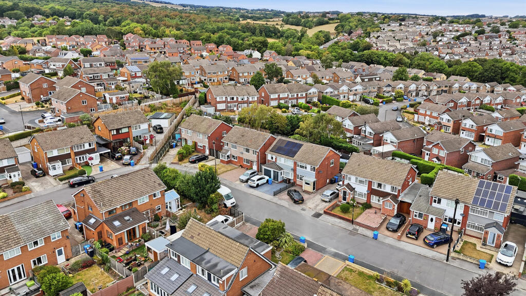 House in Sheffield, Charltonbrook, Ecclesfield - View 5