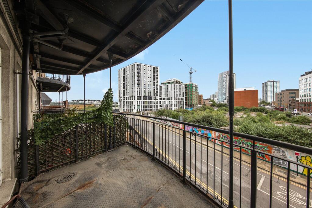 Apartment in London - More