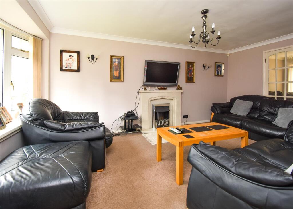 House in Wolverhampton, West Midlands - View 4