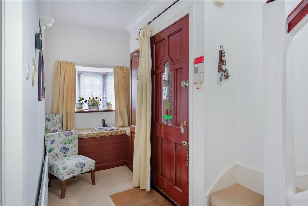 House in Epsom, Stoneleigh - View 5