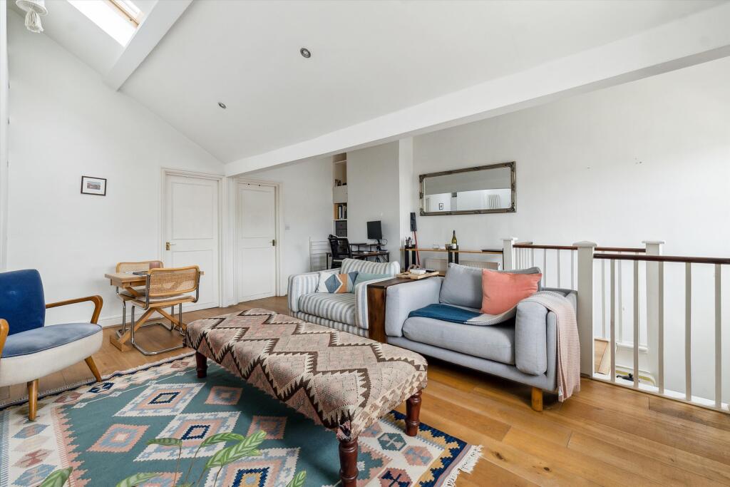 Apartment in London, Paddington - View 2