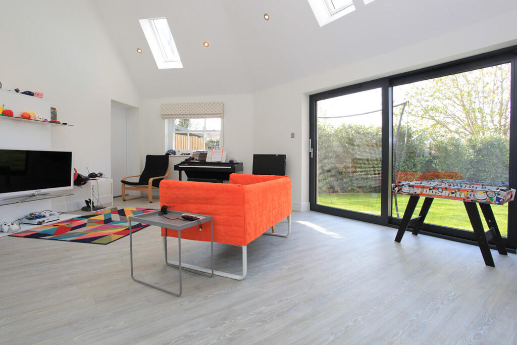 Cambridge Close, Stock photo 3