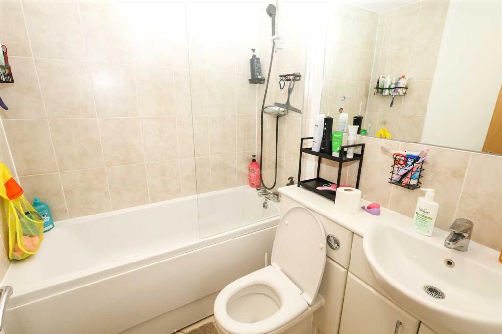 Ashmount Crescent, Cippenham photo 5