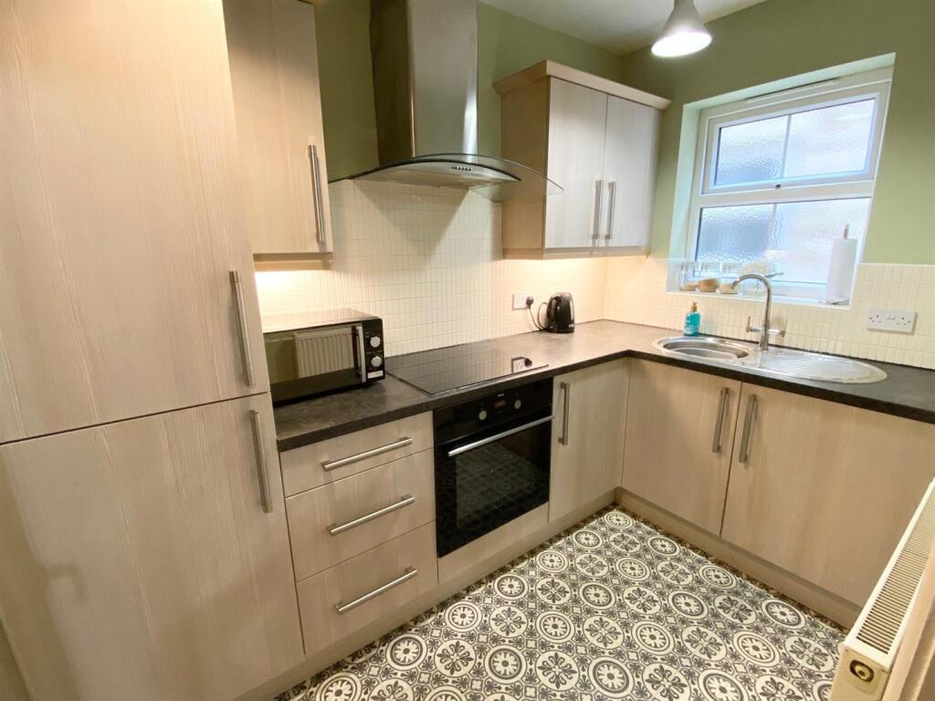 Apartment in Huddersfield - View 3