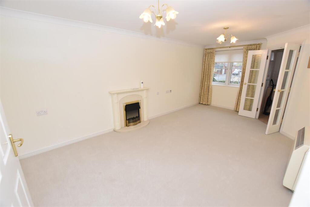 Cooper Court, Maldon photo 2