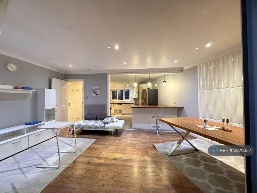 Main image of property: St. Lawrence Quay, Salford, M50