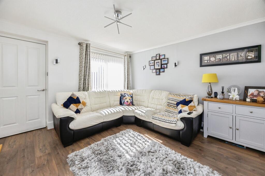 House in Ashford, Bybrook, Repton Park North - View 4