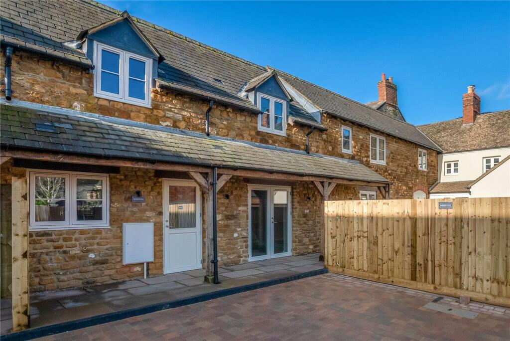 Main image of property: Kings Court, Deddington, Oxfordshire, OX15