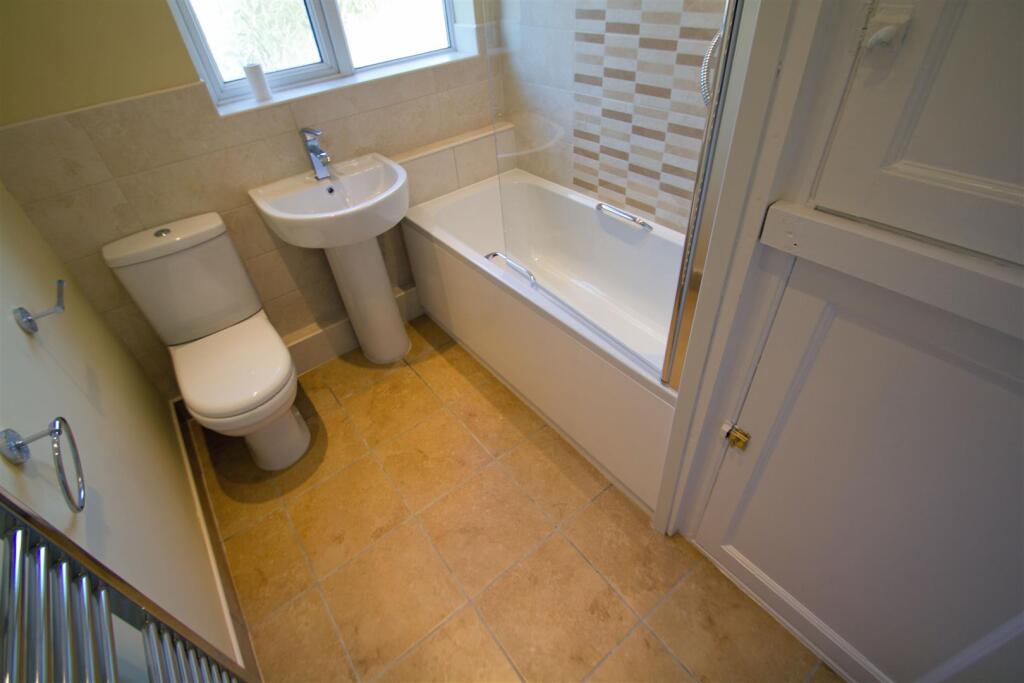 House in Leeds, West Yorkshire - View 3