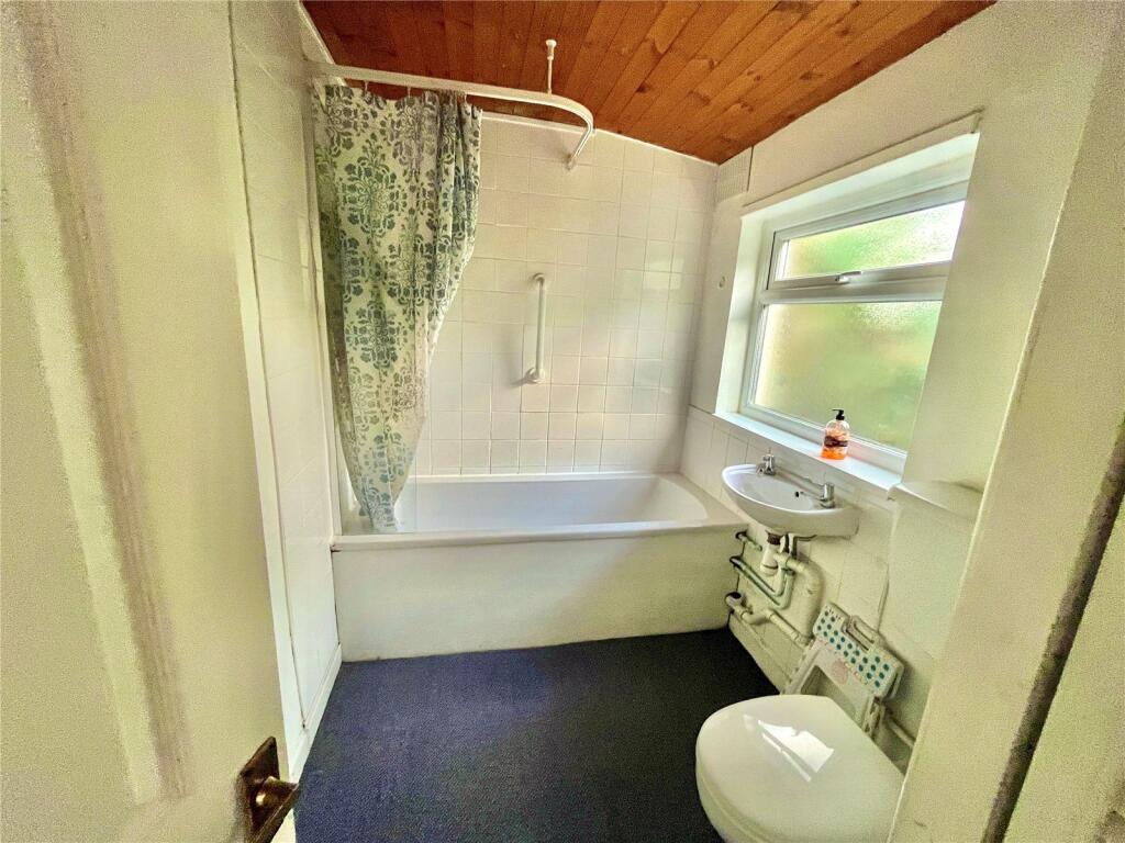 House in Saundersfoot, Pembrokeshire - More