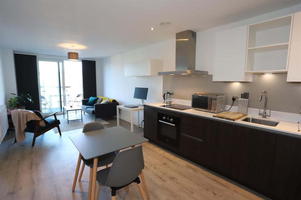 Main image of property: Middlewood Locks, M5