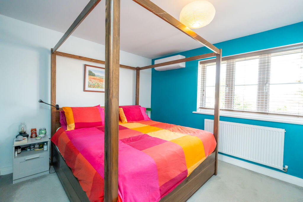 House in Chichester, Oving - More