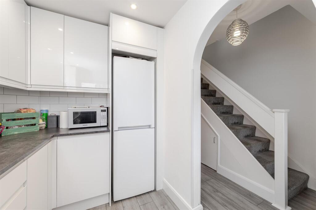 House in St Albans, Jersey Farm, Sandridge - More