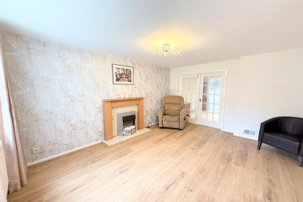 Paddock Rise, Beechwood, WA7 3HL photo 4