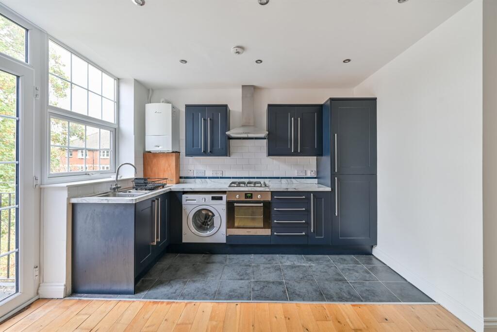 Apartment in Reading - View 2