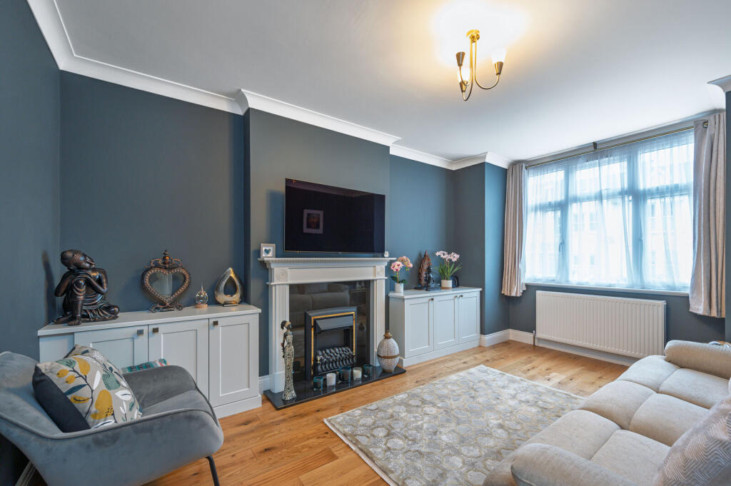 3-bed terraced on Crescent Road, New Barnet, Barnet, EN4, £675,000