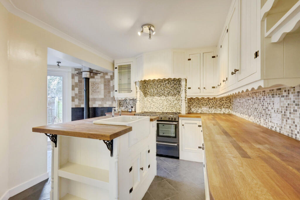 Watlington Road, South Benfleet photo 3