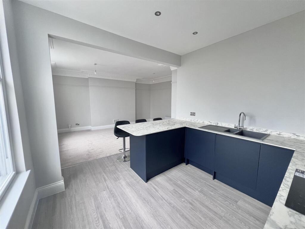 Apartment in Warwick, Milverton, Royal Leamington Spa - View 4