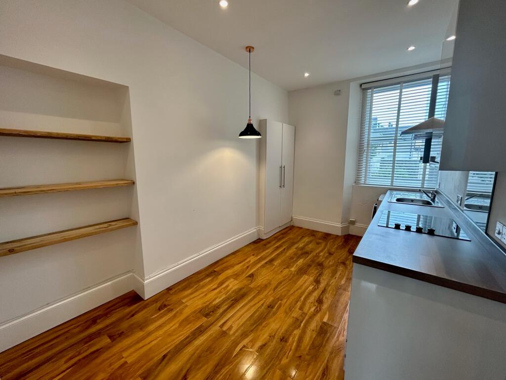 Apartment in Plymouth, Morice Town - View 4