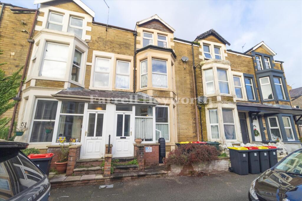 6-bed house on Clarendon Road, Morecambe, £194,950