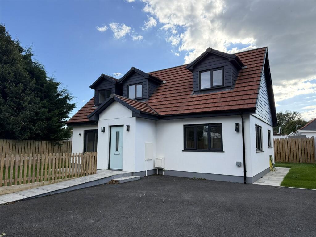 3-bed detached on Pentewan Road, St Austell, PL25, £335,000
