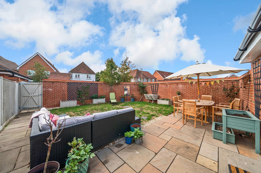 House in Guildford - View 5