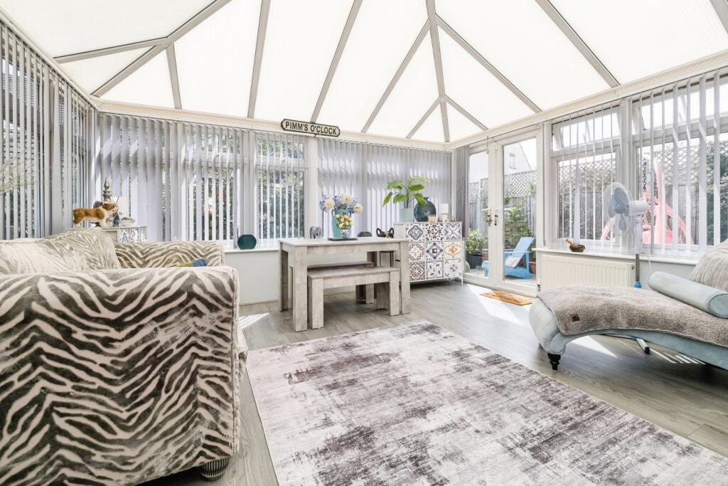 House in Epping Forest, Chigwell - View 5
