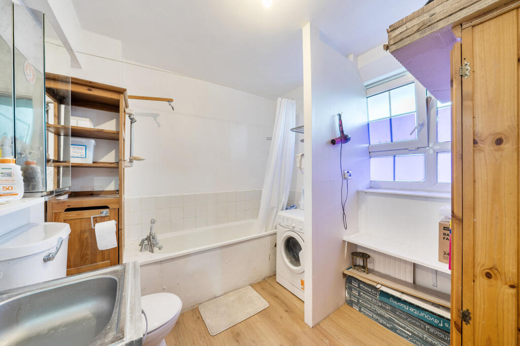 Apartment in London - View 4